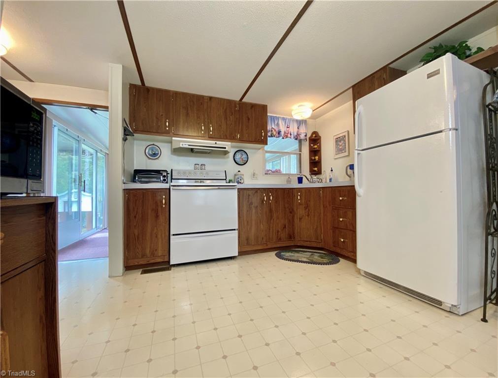 1577 Centenary Church Road Clemmons, NC 27012 - Photo 5 of 18 Gallery Image 5
