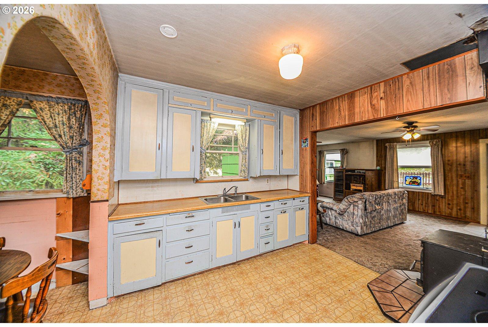 77339 Rutters Road Clatskanie, OR 97016 - Photo 5 of 24 Kitchen