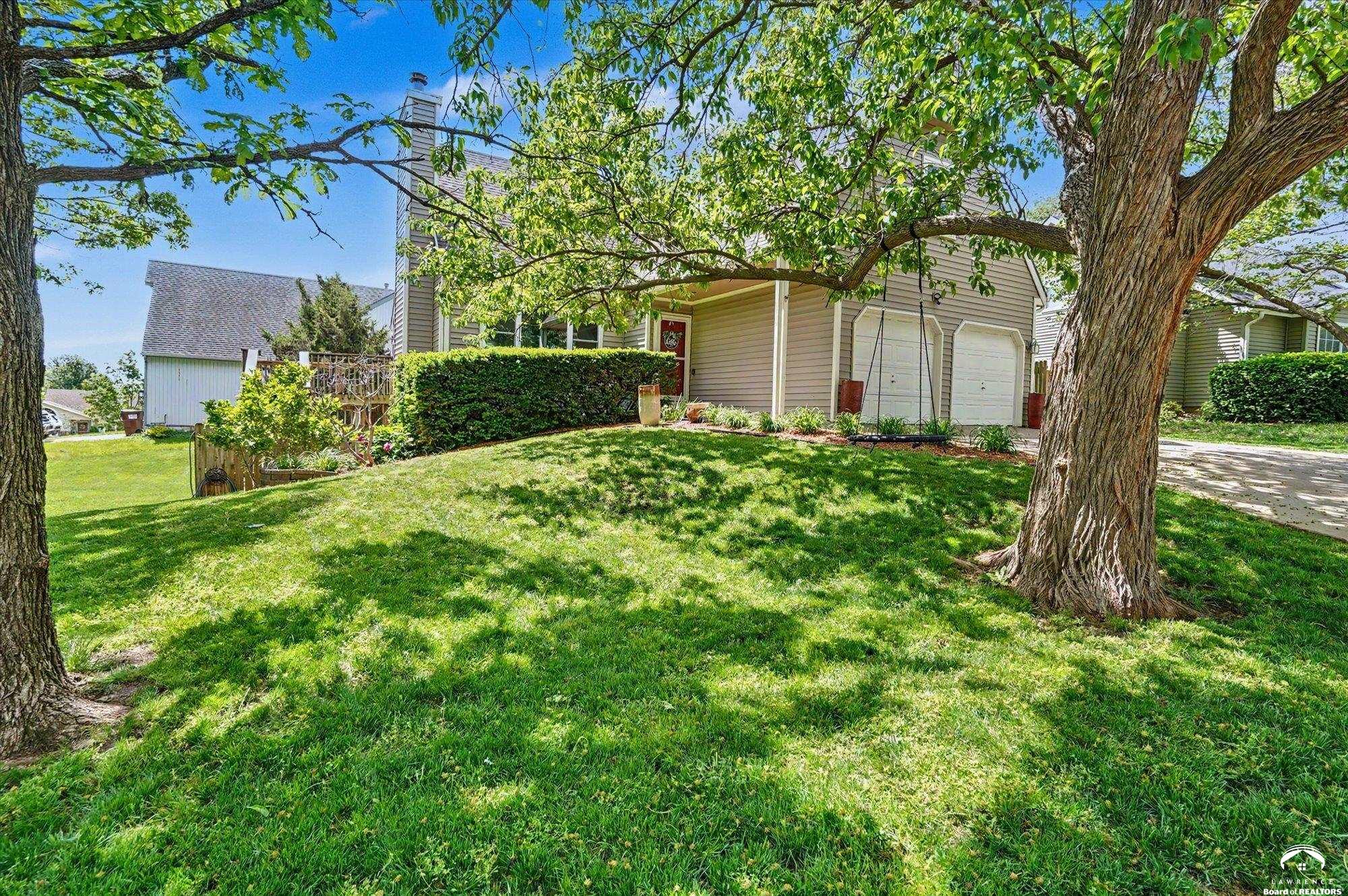 4805 Tempe Street Lawrence, KS 66047 - Photo 4 of 48