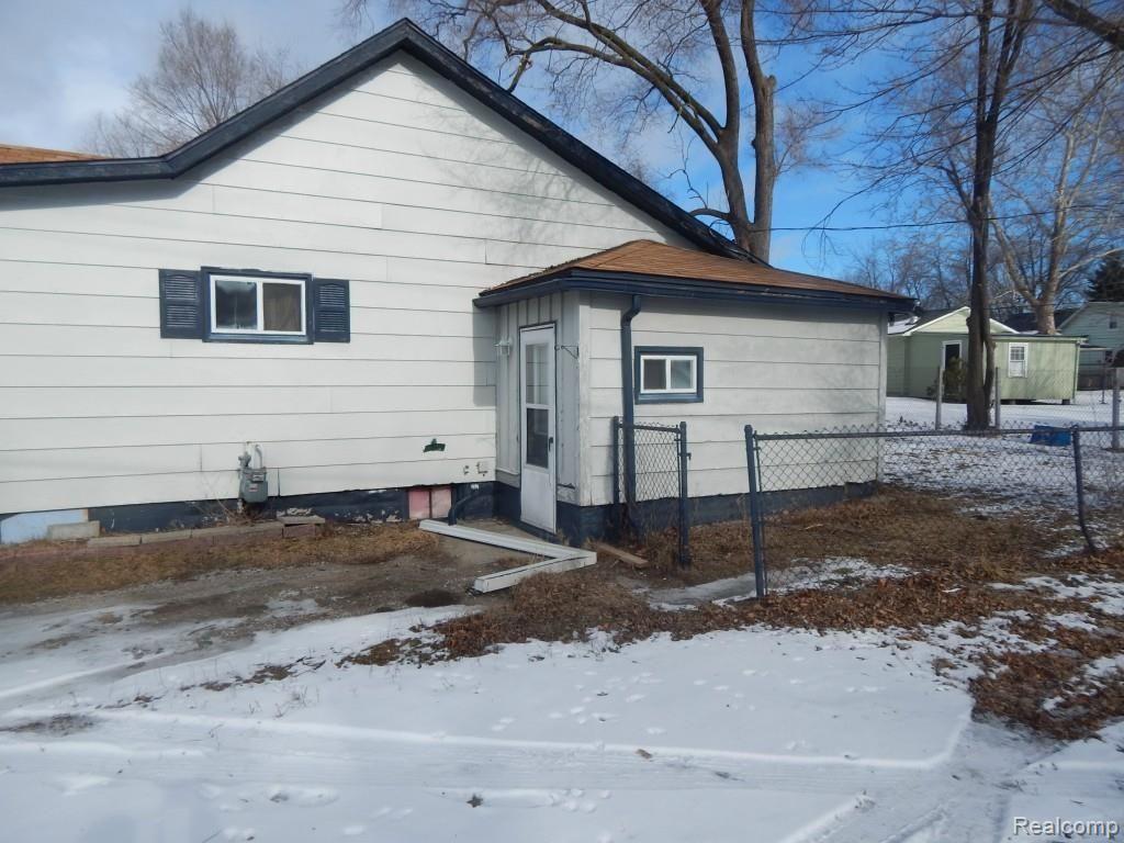 1824 Riverside Drive Port Huron, MI 48060 - Photo 11 of 11 DSCN0246.jpg