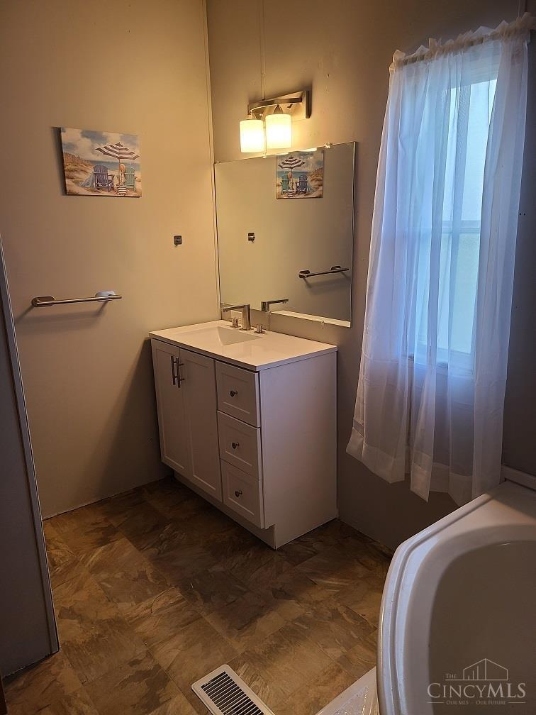 10568 Chestnut Road Hillsboro, OH 45133 - Photo 14 of 21 Gallery Image 14