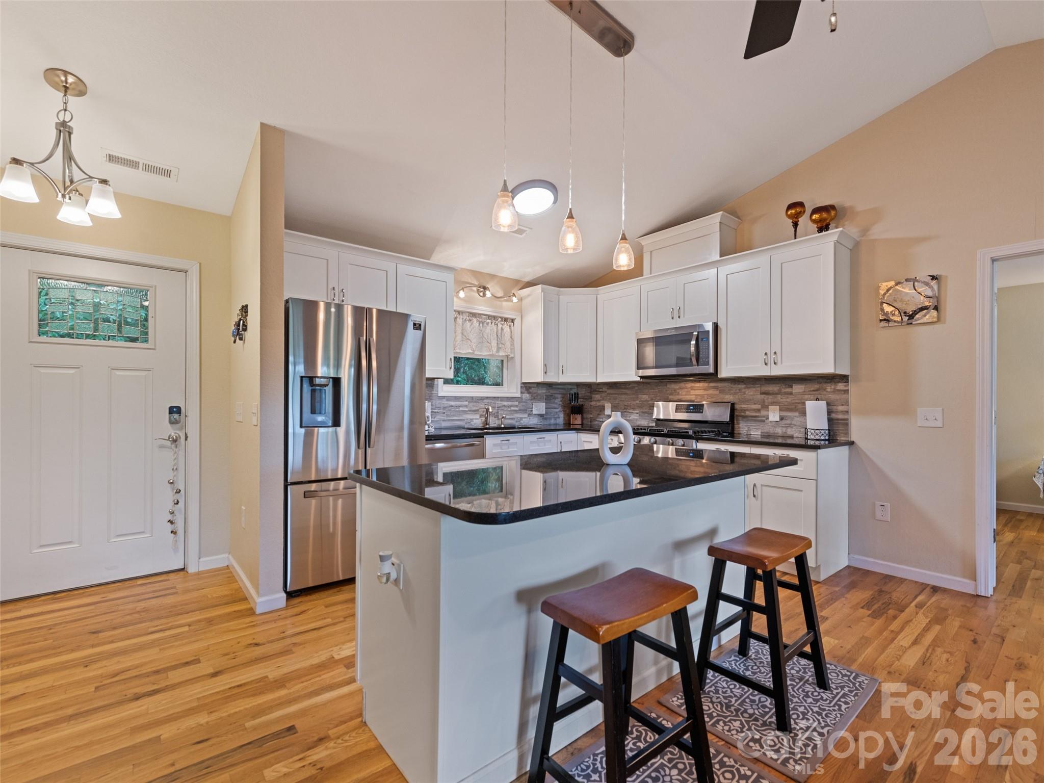 404 Loop Road Clyde, NC 28721 - Photo 8 of 48 Gallery Image 8