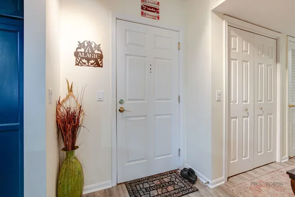$329,900 | 7450 Lincoln Avenue, Unit 501, Skokie, IL 60076