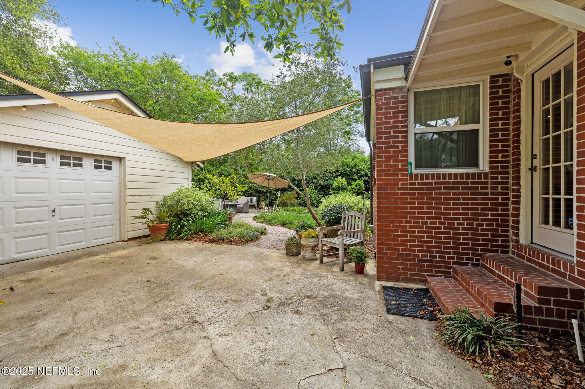 4045 London Road Jacksonville, FL 32207 - Photo 36 of 42 Garage