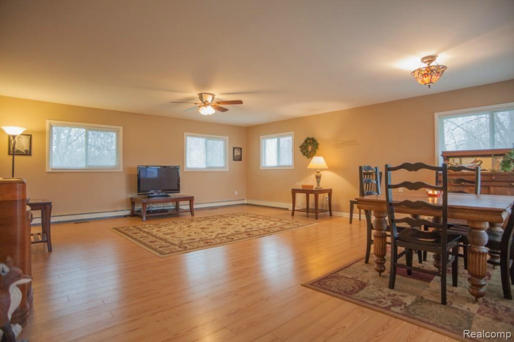 20490 Karr Road Belleville, MI 48111 - Photo 17 of 38