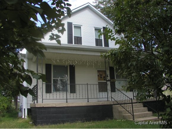 1049 West Calhoun Avenue Springfield, IL 62702 - Photo 1 of 1
