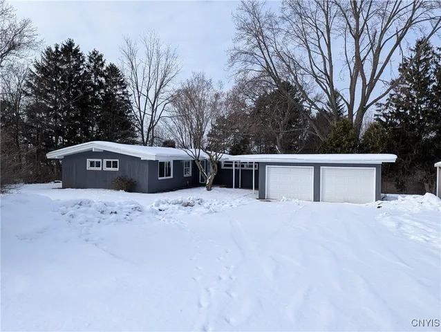 $299,900 | 13 Farview Circle, Camillus, NY 13031