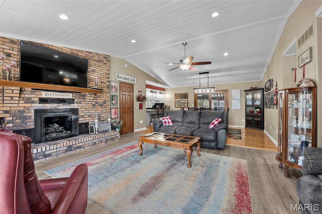 256 Ridge Top Circle Cape Girardeau, MO 63701 - Photo 3 of 46