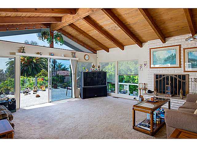 1735 Laurel Road Oceanside, CA 92054 - Photo 4 of 24