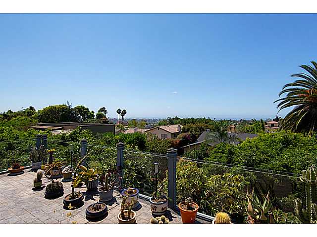 1735 Laurel Road Oceanside, CA 92054 - Photo 7 of 24