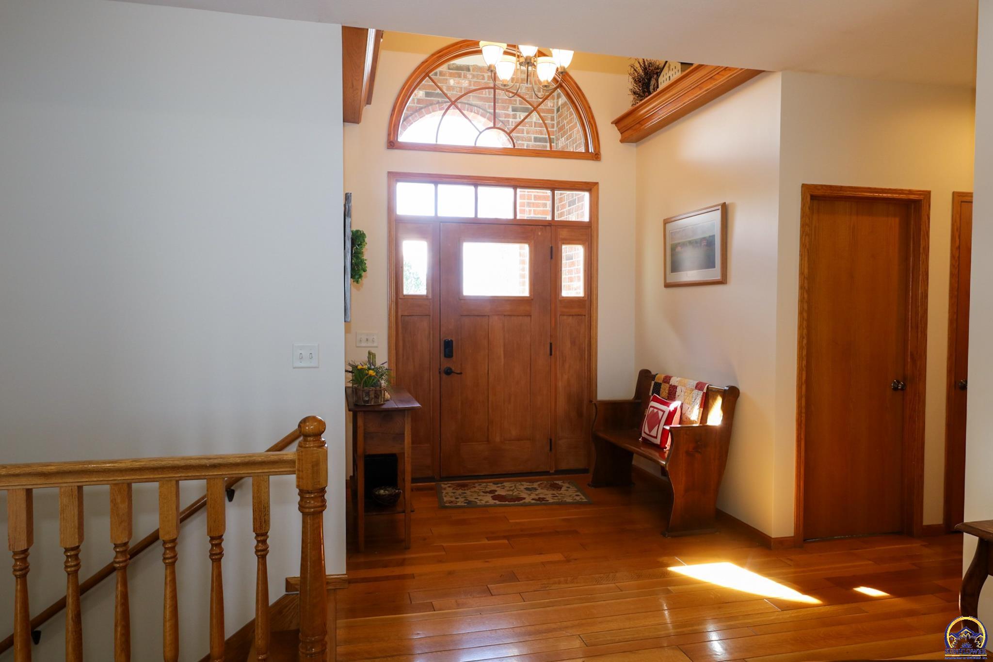 2334 Rd P Emporia, KS 66801 - Photo 6 of 93 Entry/Foyer