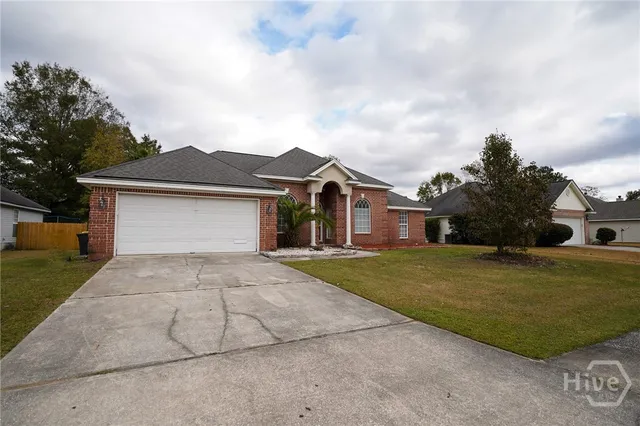 $2,300 | 108 Steven Street, Richmond Hill, GA 31324