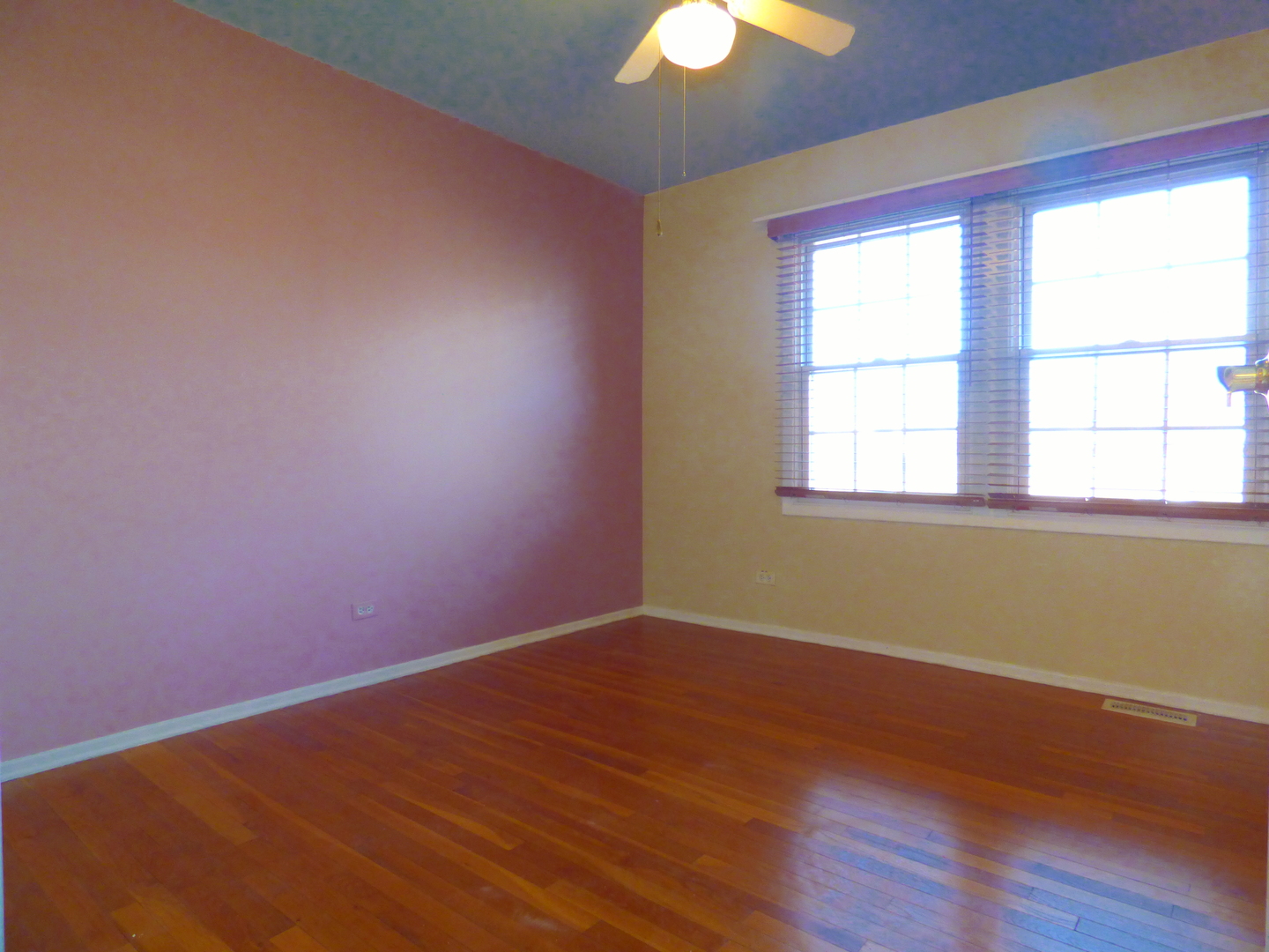 1345 Hassell Drive Hoffman Estates, IL 60169 - Photo 19 of 36 an empty room with a window