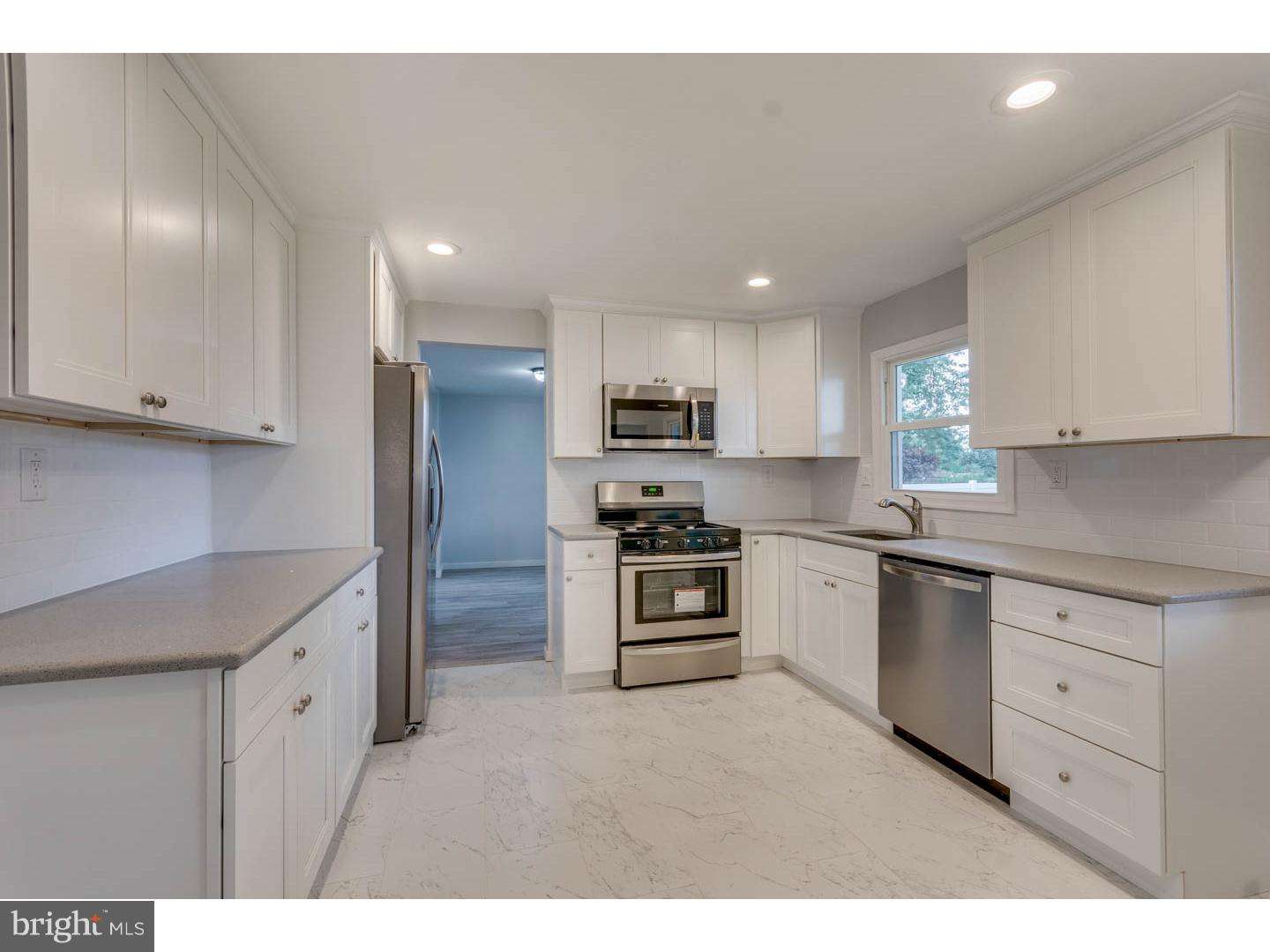15 Candlestick Road Laurel Springs, NJ 08021 - Photo 2 of 25 Kitchen