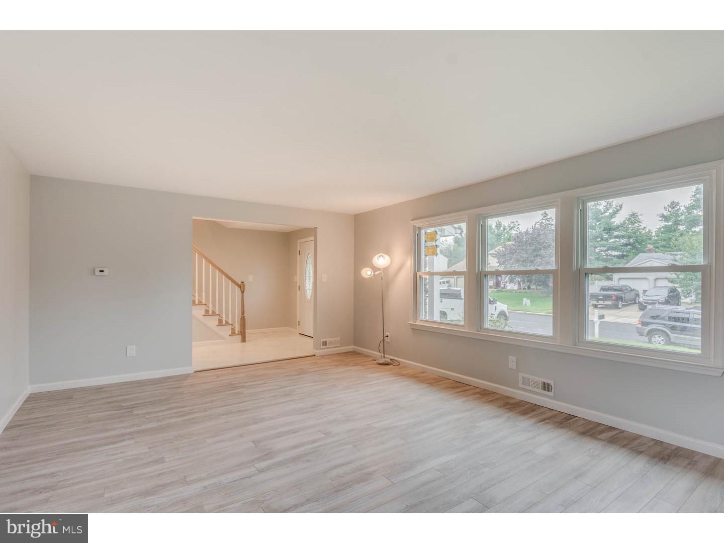 15 Candlestick Road Laurel Springs, NJ 08021 - Photo 9 of 25 Living Room