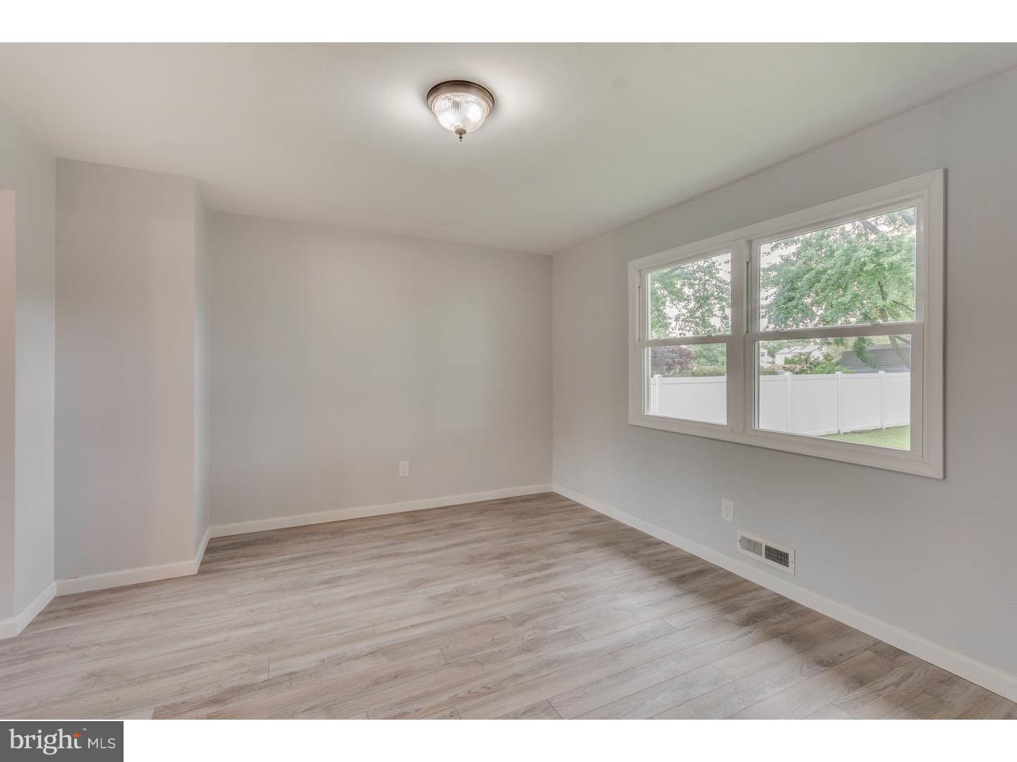 15 Candlestick Road Laurel Springs, NJ 08021 - Photo 10 of 25 Dining Room
