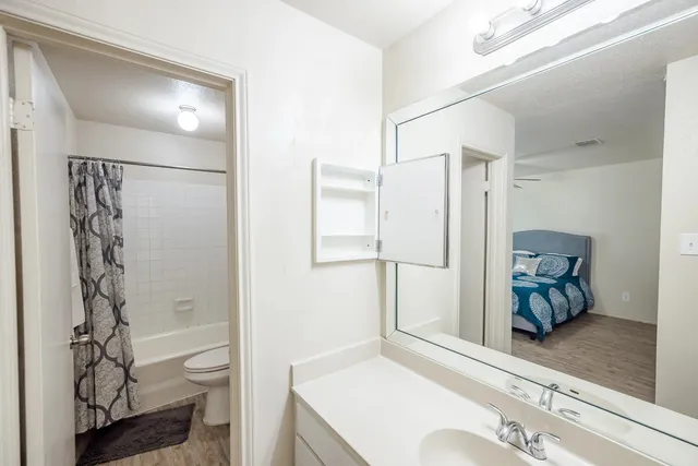 $899 | 10401 Lamar Boulevard North, Unit I108, Austin, TX 78753