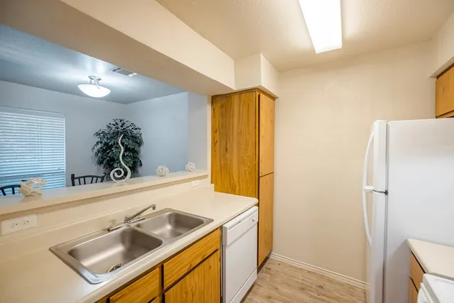 $899 | 10401 Lamar Boulevard North, Unit I108, Austin, TX 78753