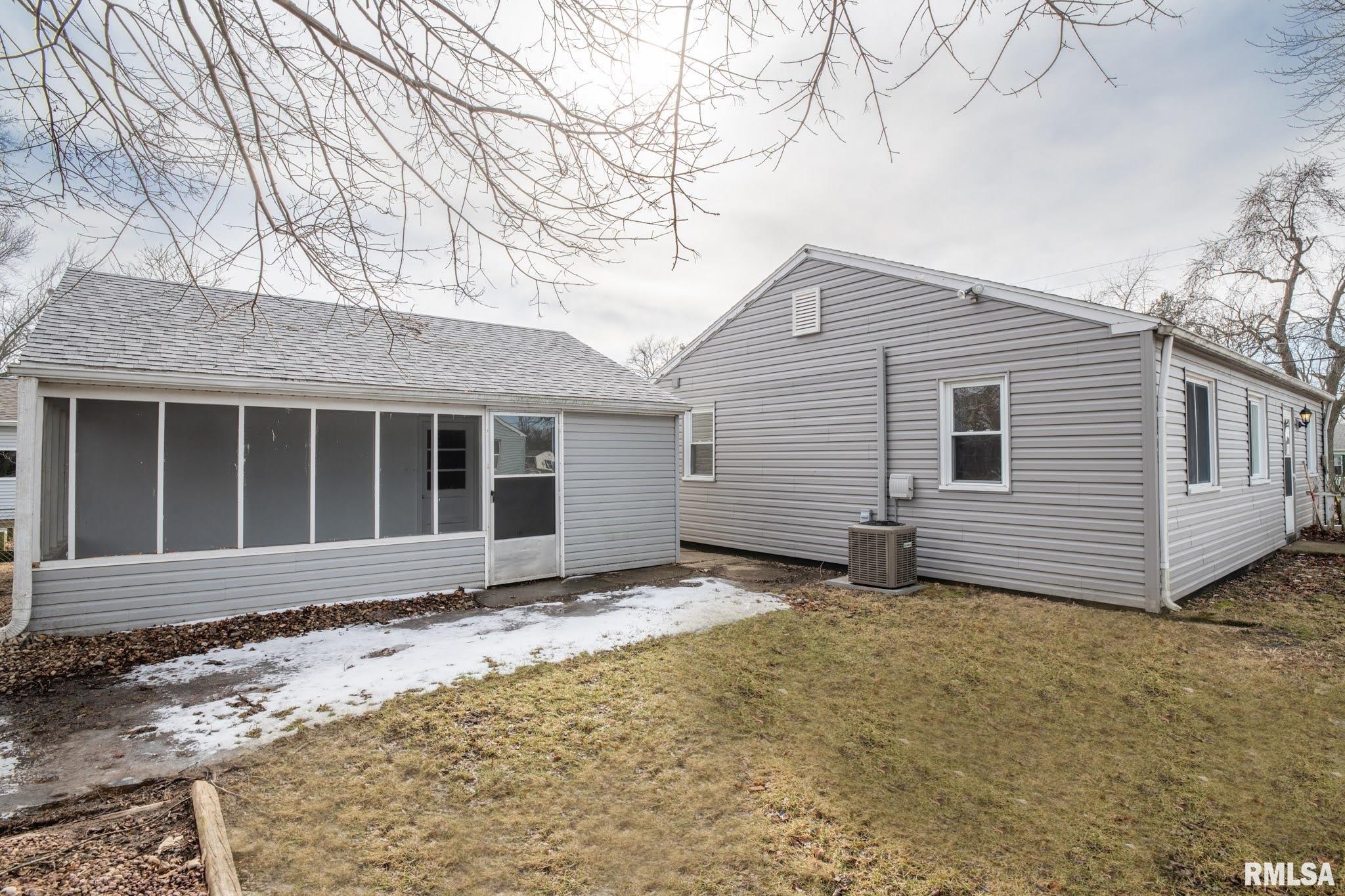 303 Decatur Road Marquette Heights, IL 61554 - Photo 5 of 27 Gallery Image 5