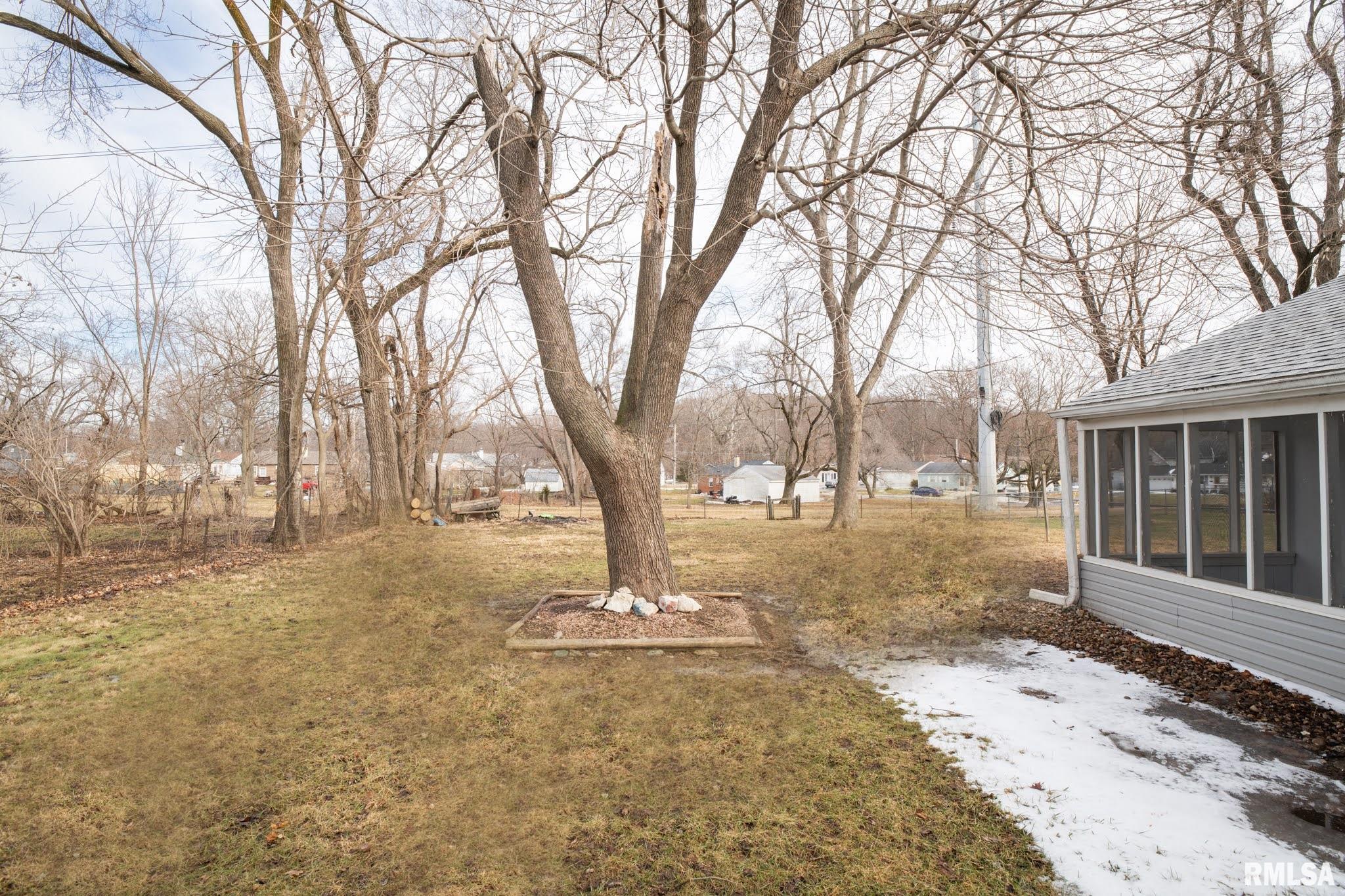 303 Decatur Road Marquette Heights, IL 61554 - Photo 6 of 27 Gallery Image 6