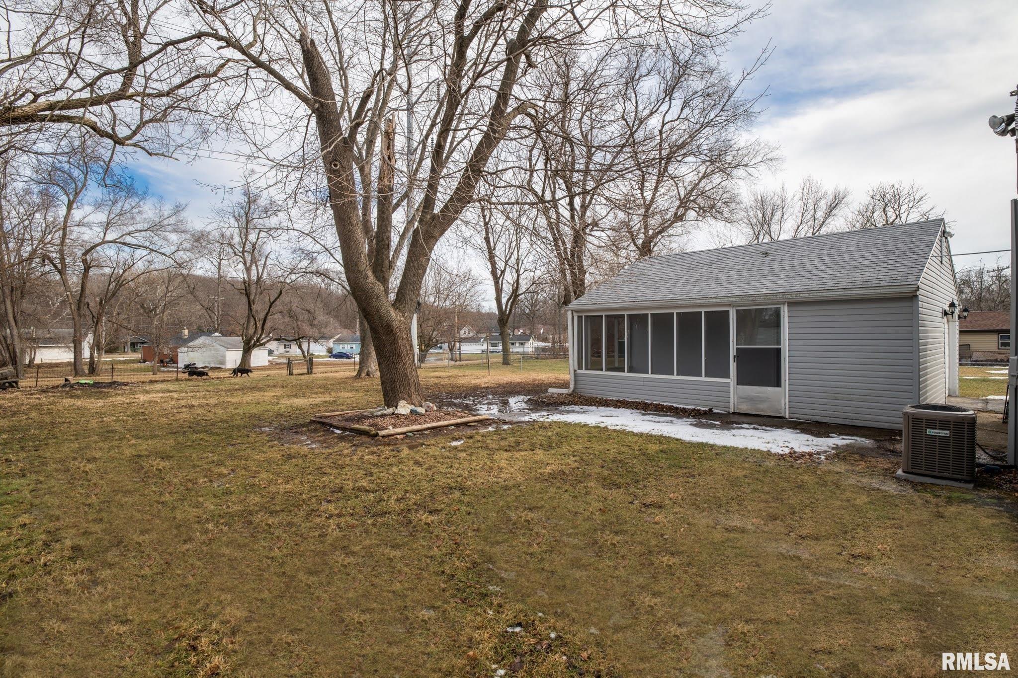 303 Decatur Road Marquette Heights, IL 61554 - Photo 7 of 27 Gallery Image 7