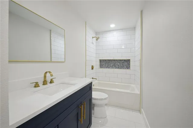 $447,000 | 3101 Lake Trail Drive, Metairie, LA 70003