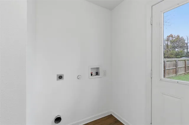 $1,425 | 227 West Murray Street, Denison, TX 75020