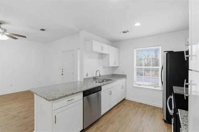 $1,425 | 227 West Murray Street, Denison, TX 75020