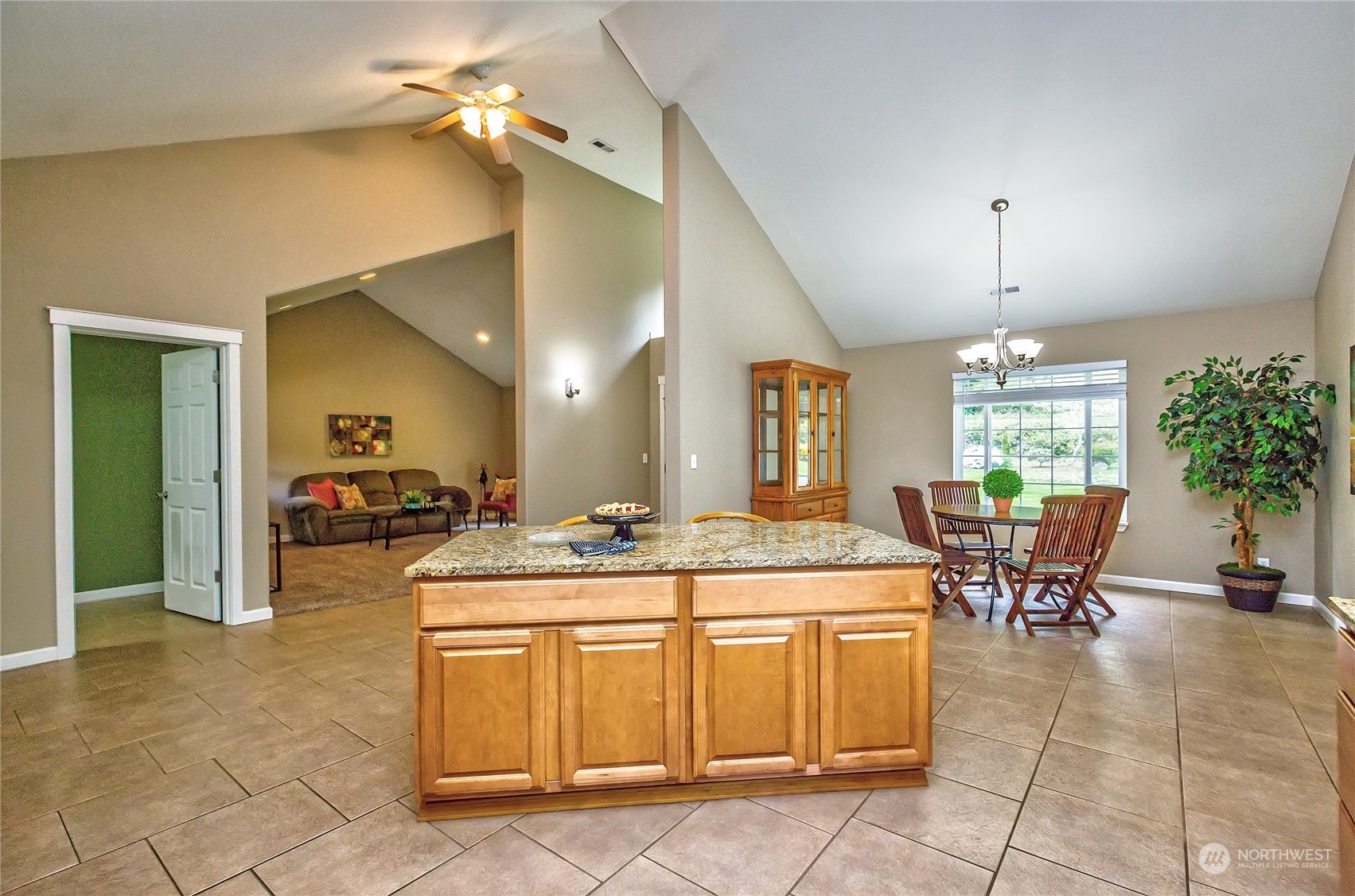 3207 Woods Road East Port Orchard, WA 98366 - Photo 11 of 39 Gallery Image 11