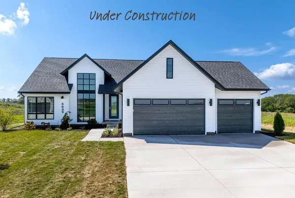 $709,900 | 6 Viola Drive, Bettendorf, IA 52722