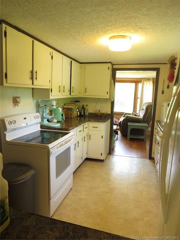 3420 Lake Road Southeast Corydon, IN 47112 - Photo 11 of 35