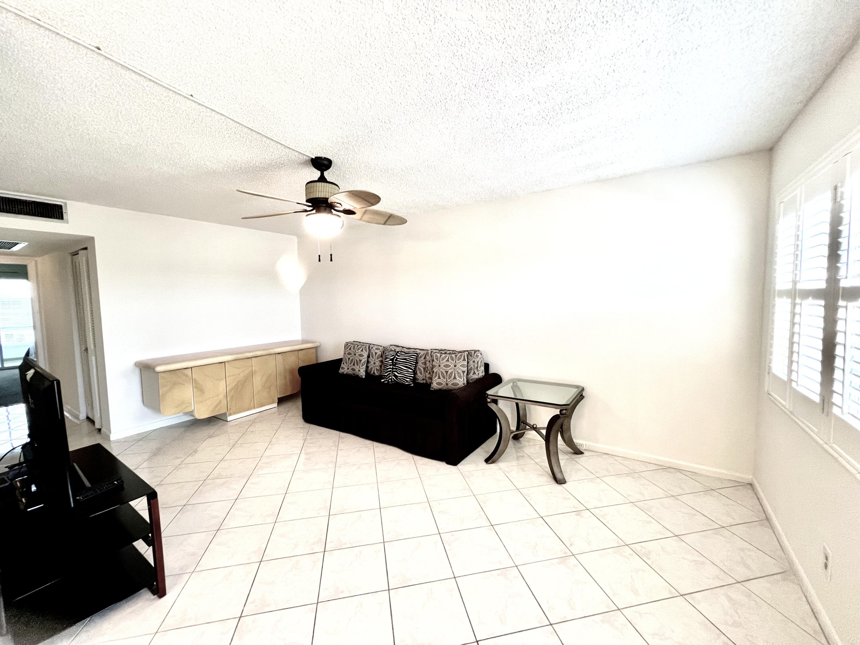 4047 Wolverton C, Unit C Boca Raton, FL 33434 - Photo 10 of 29 IMG_8577