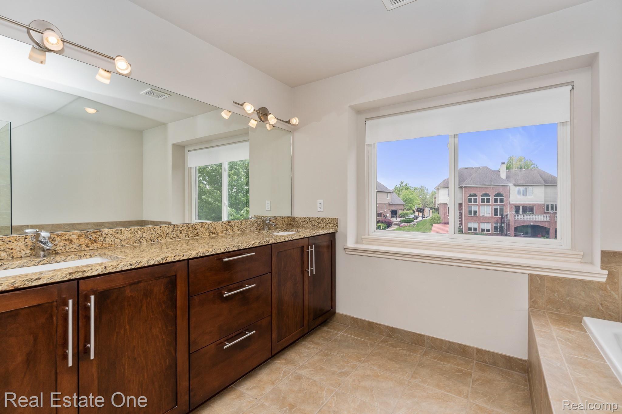 1436 Galena Rochester, MI 48306 - Photo 26 of 41 1436 Galena MLS-W002.jpg