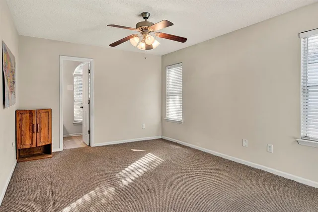 a view of entryway with window