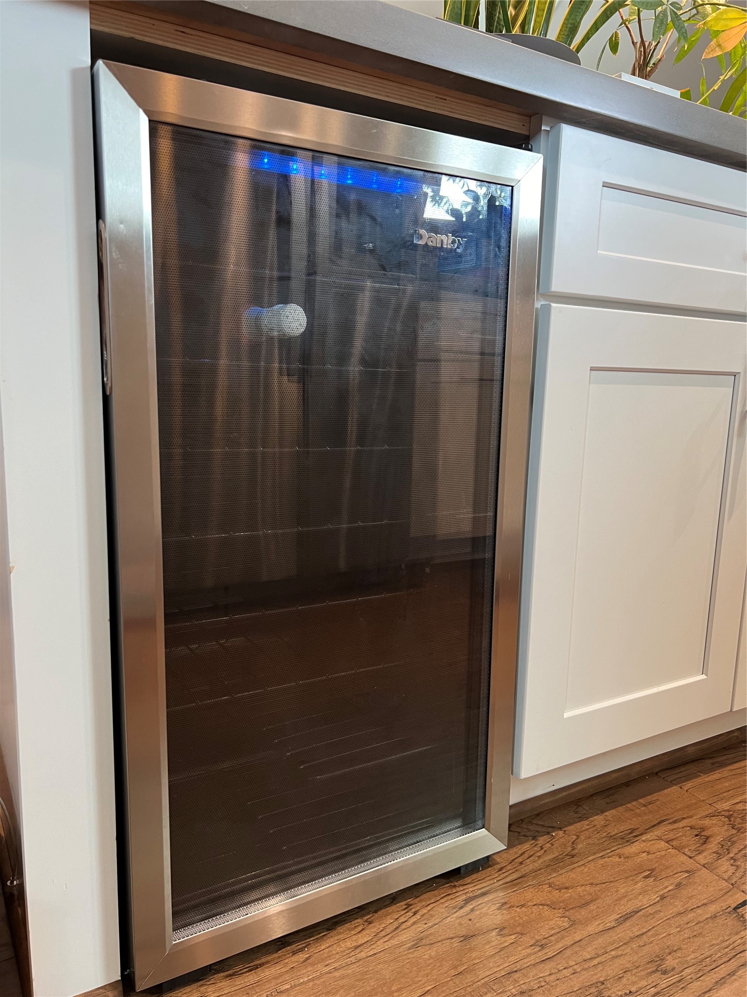 1224 Upton Street Houston, TX 77020 - Photo 14 of 48 Wine cooler
