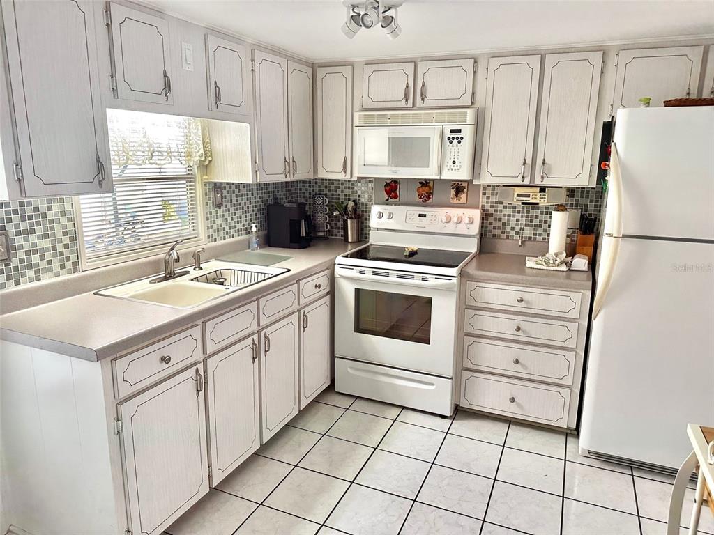 2000 East Bay Drive, Unit 112 Largo, FL 33771 - Photo 2 of 16