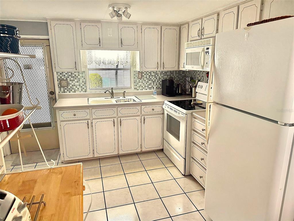 2000 East Bay Drive, Unit 112 Largo, FL 33771 - Photo 4 of 16