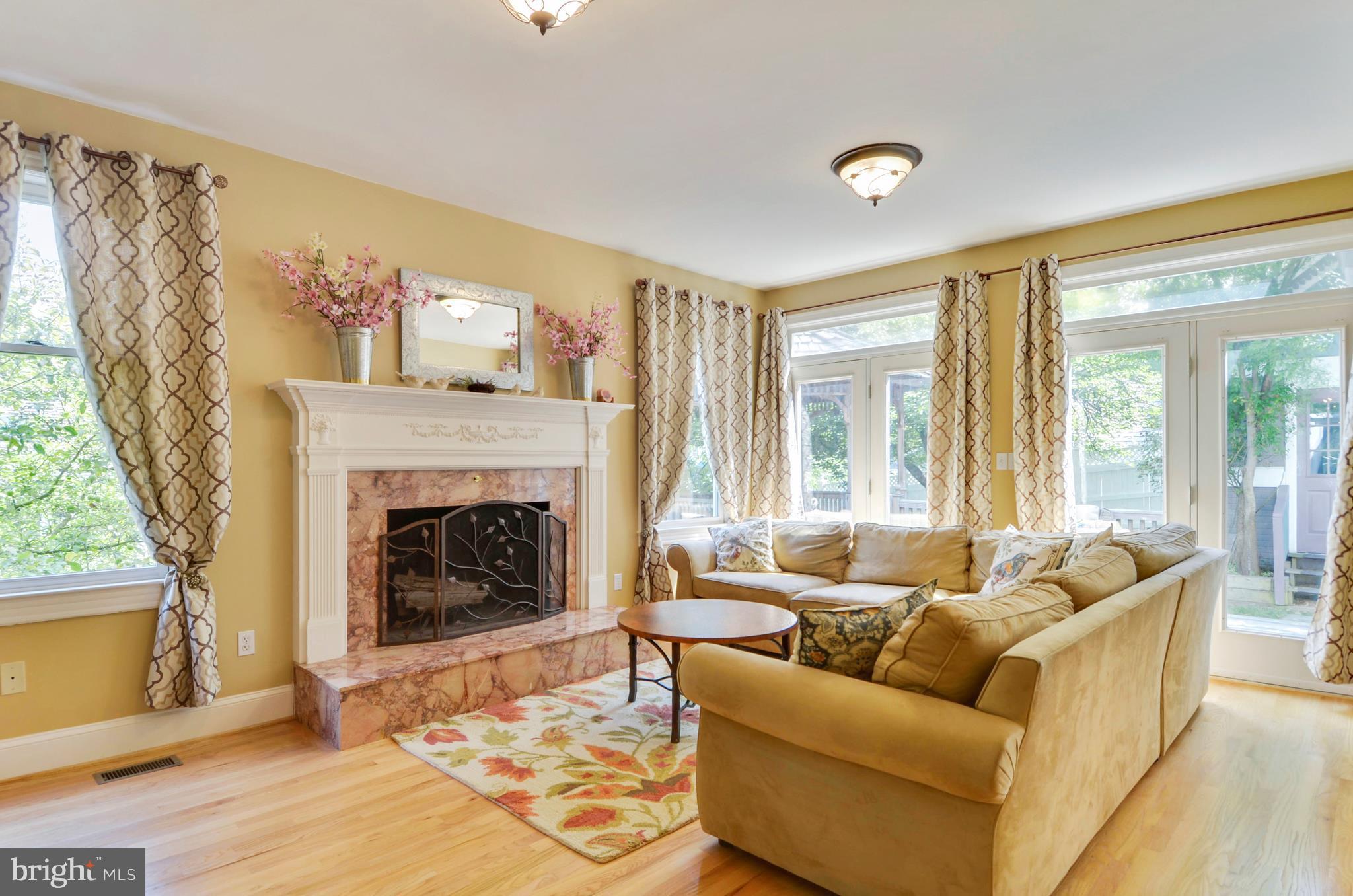 344 Little Quarry Road Gaithersburg, MD 20878 - Photo 14 of 30 Sunny family Room w/wood burning fireplace