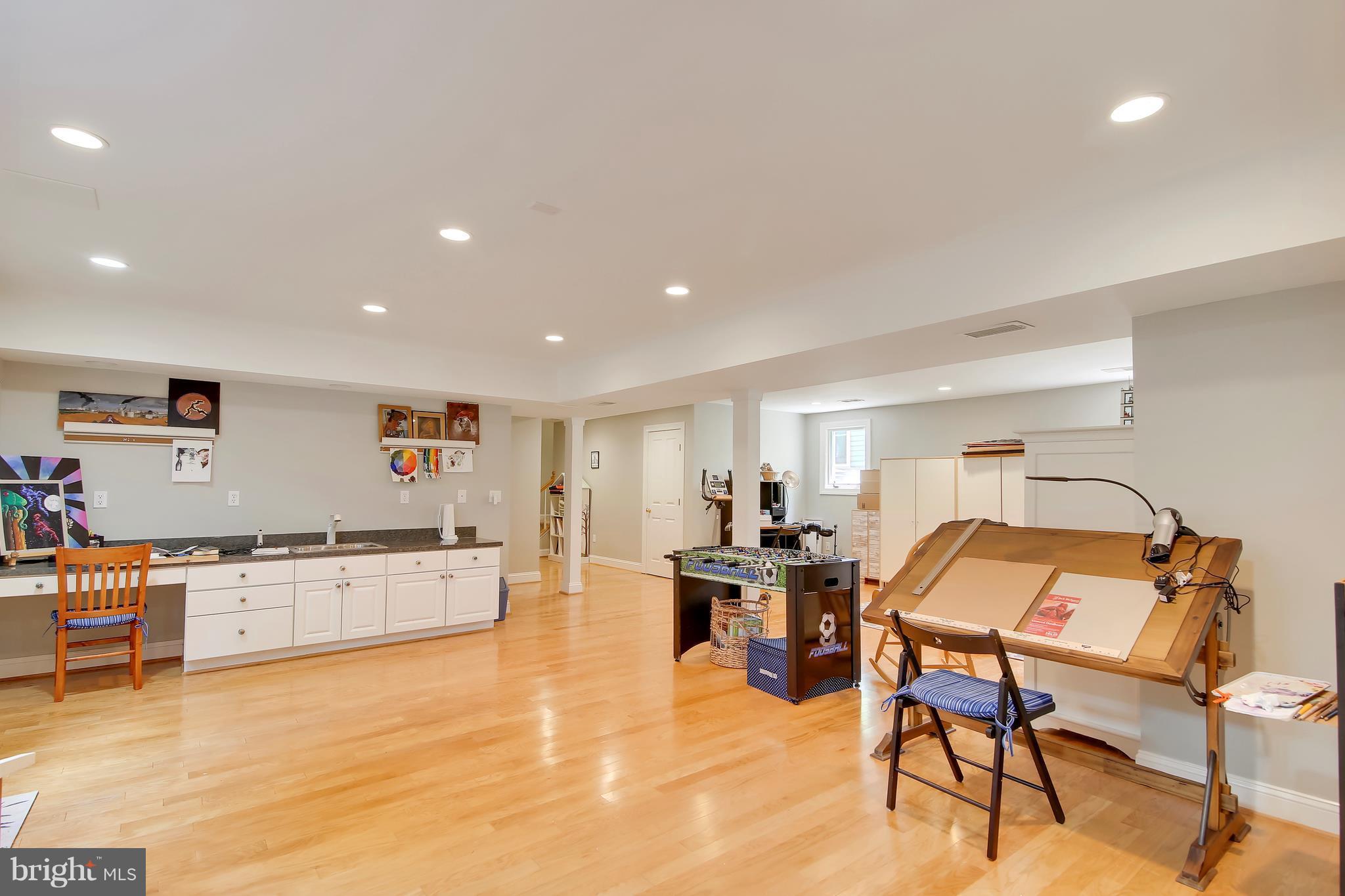 344 Little Quarry Road Gaithersburg, MD 20878 - Photo 28 of 30 Basement w/craft area and sink