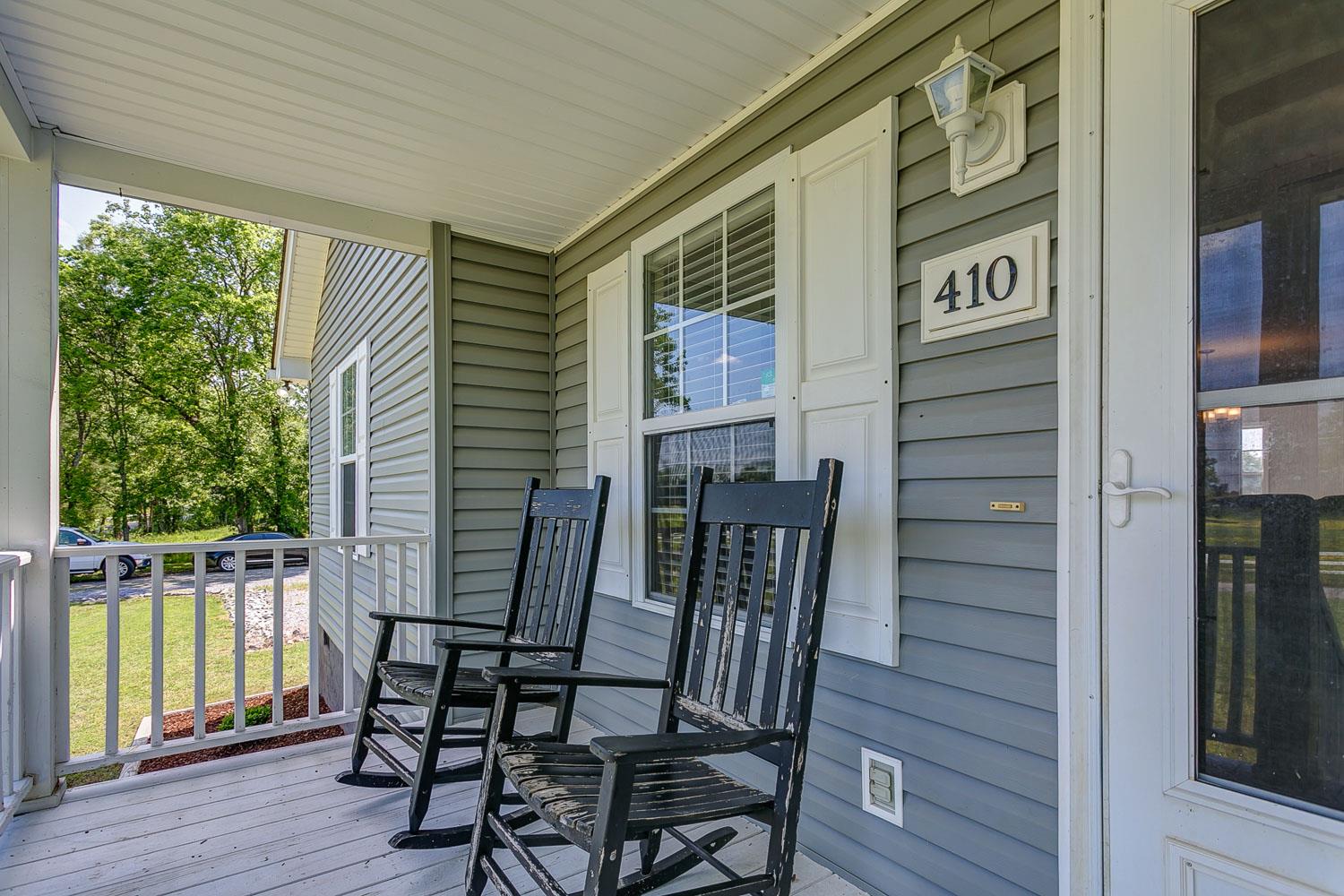410 Jackson Road Portland, TN 37148 - Photo 20 of 22 a view of balcony and wooden floor
