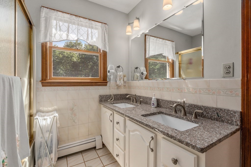6 Ridgeway Road North Reading, MA 01864 - Photo 15 of 38 Gallery Image 15