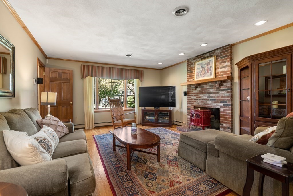 6 Ridgeway Road North Reading, MA 01864 - Photo 9 of 38 Gallery Image 9
