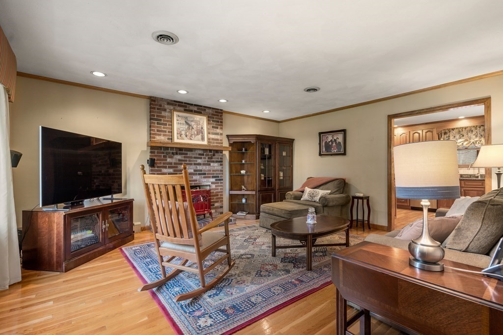 6 Ridgeway Road North Reading, MA 01864 - Photo 10 of 38 Gallery Image 10