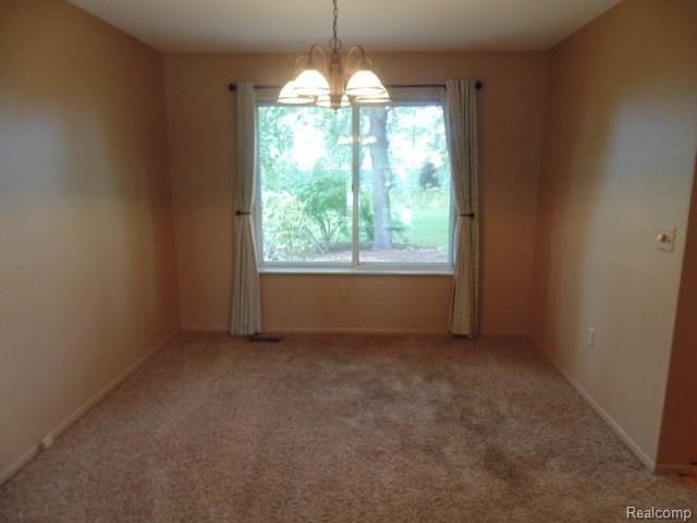 2866 Sandhurst Rochester Hills, MI 48307 - Photo 12 of 28