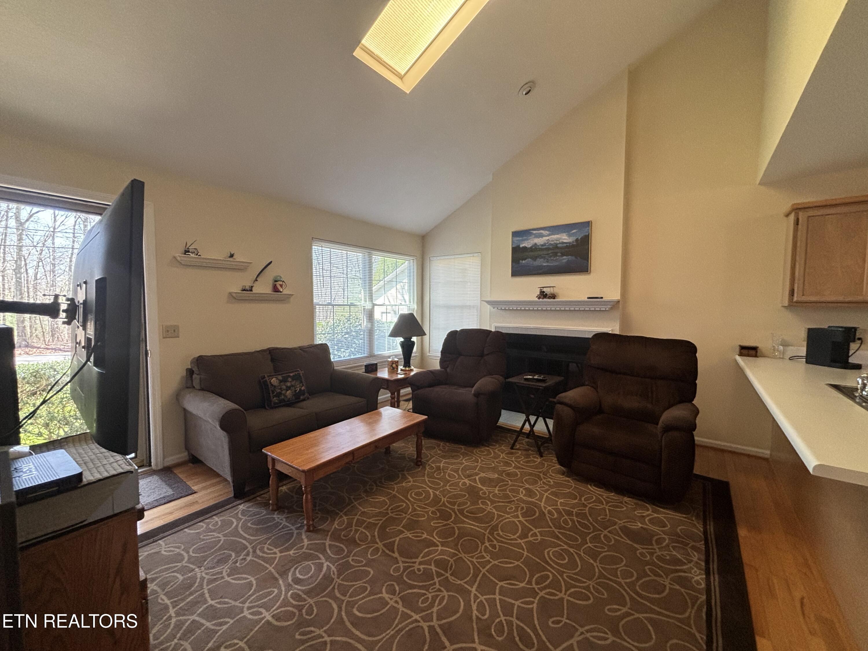 6021 Osage Road Crossville, TN 38572 - Photo 11 of 33 Living Room