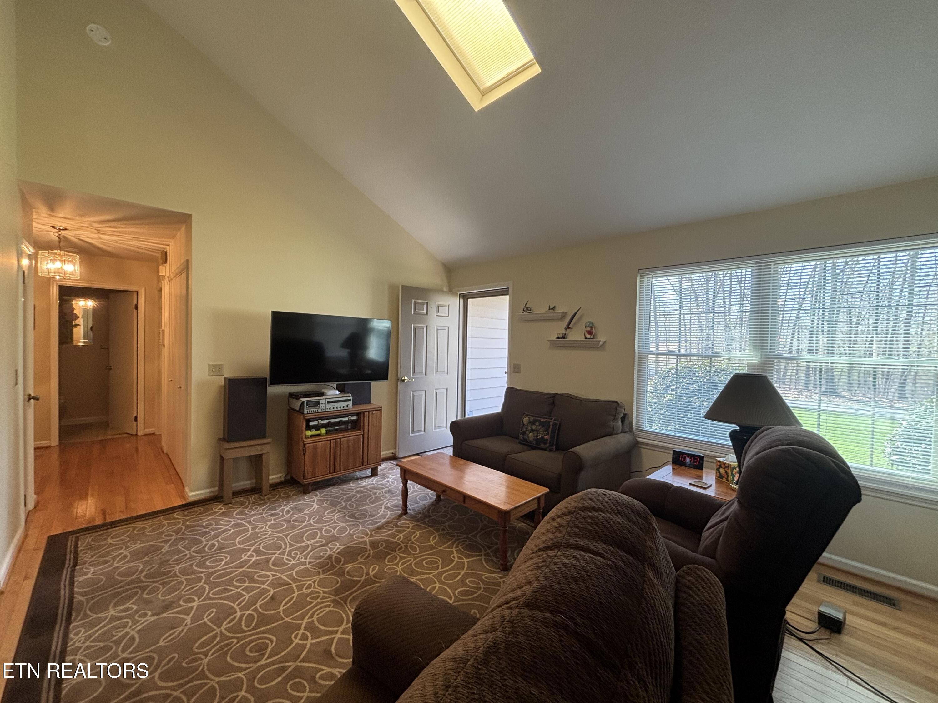 6021 Osage Road Crossville, TN 38572 - Photo 12 of 33 Living Room
