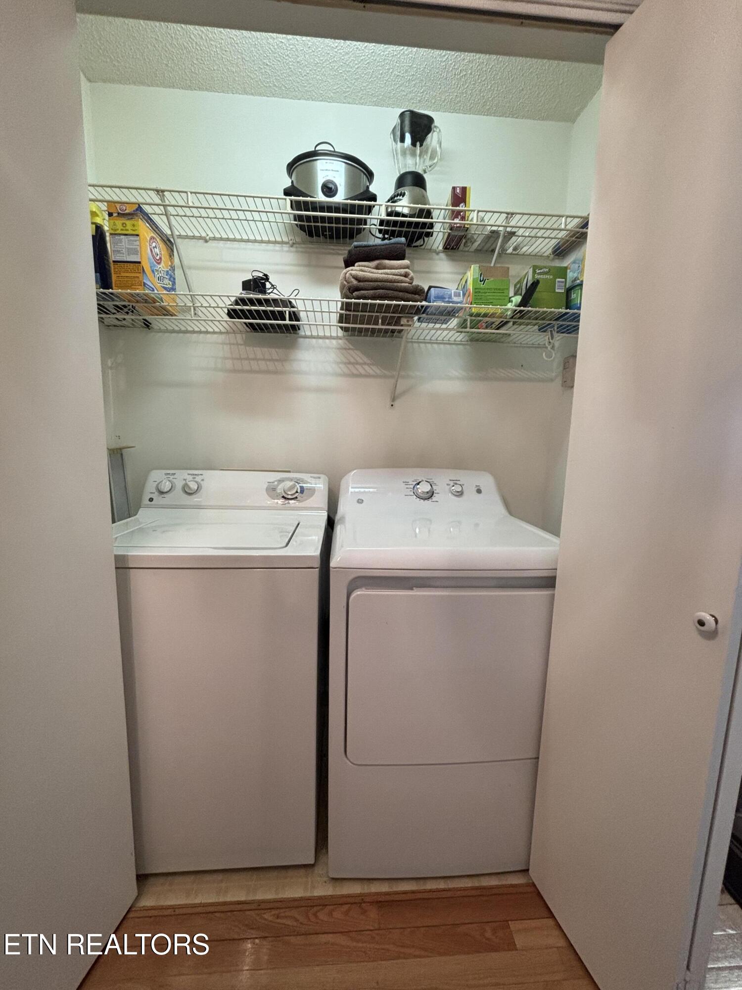 6021 Osage Road Crossville, TN 38572 - Photo 18 of 33 Laundry in Hallway