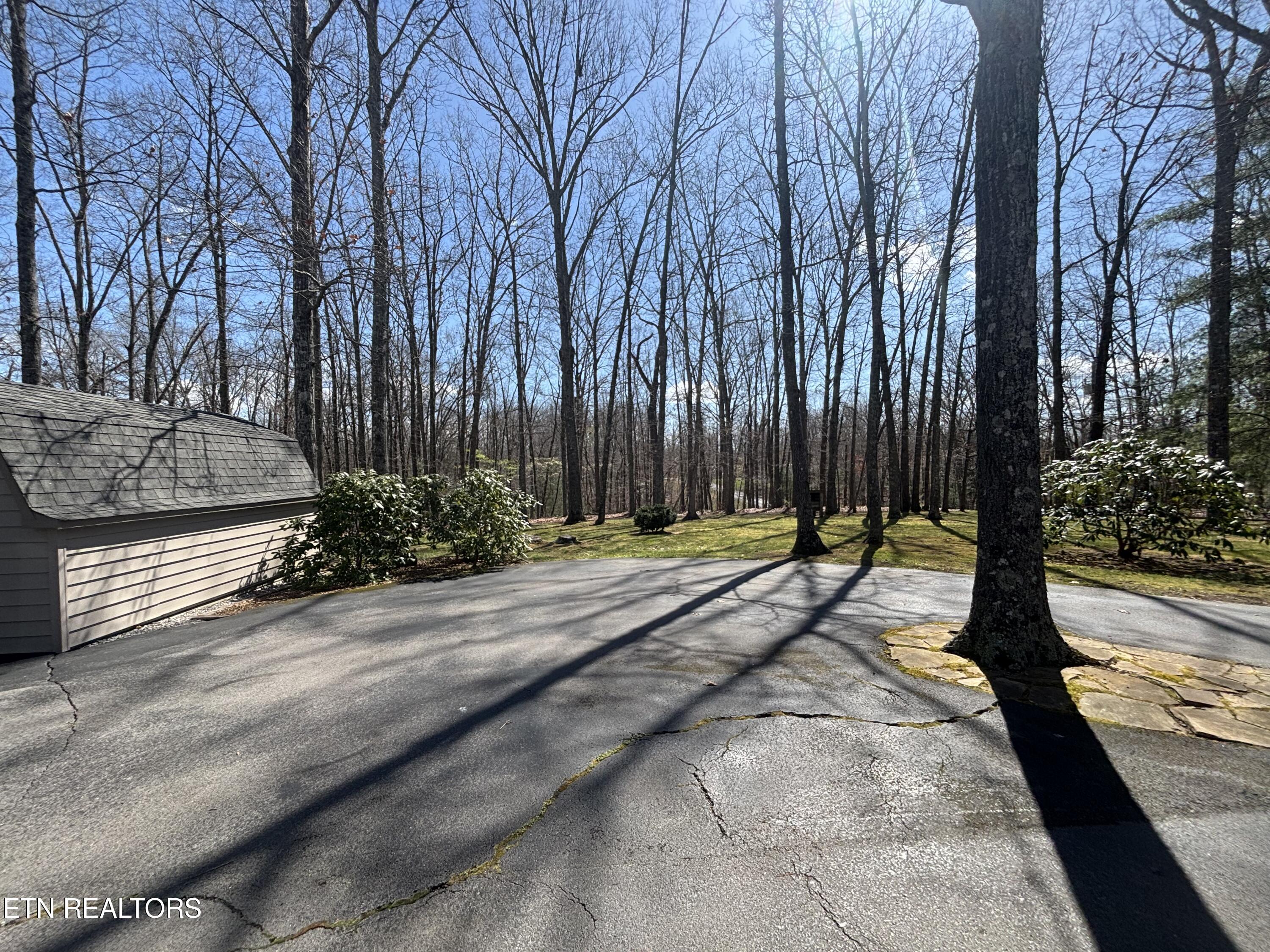 6021 Osage Road Crossville, TN 38572 - Photo 7 of 33 Circle Driveway
