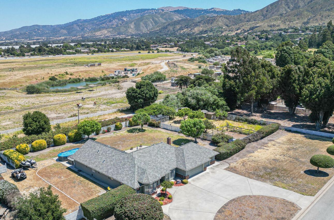 22105 Ranchito Drive Salinas, CA 93908 - Photo 3 of 38