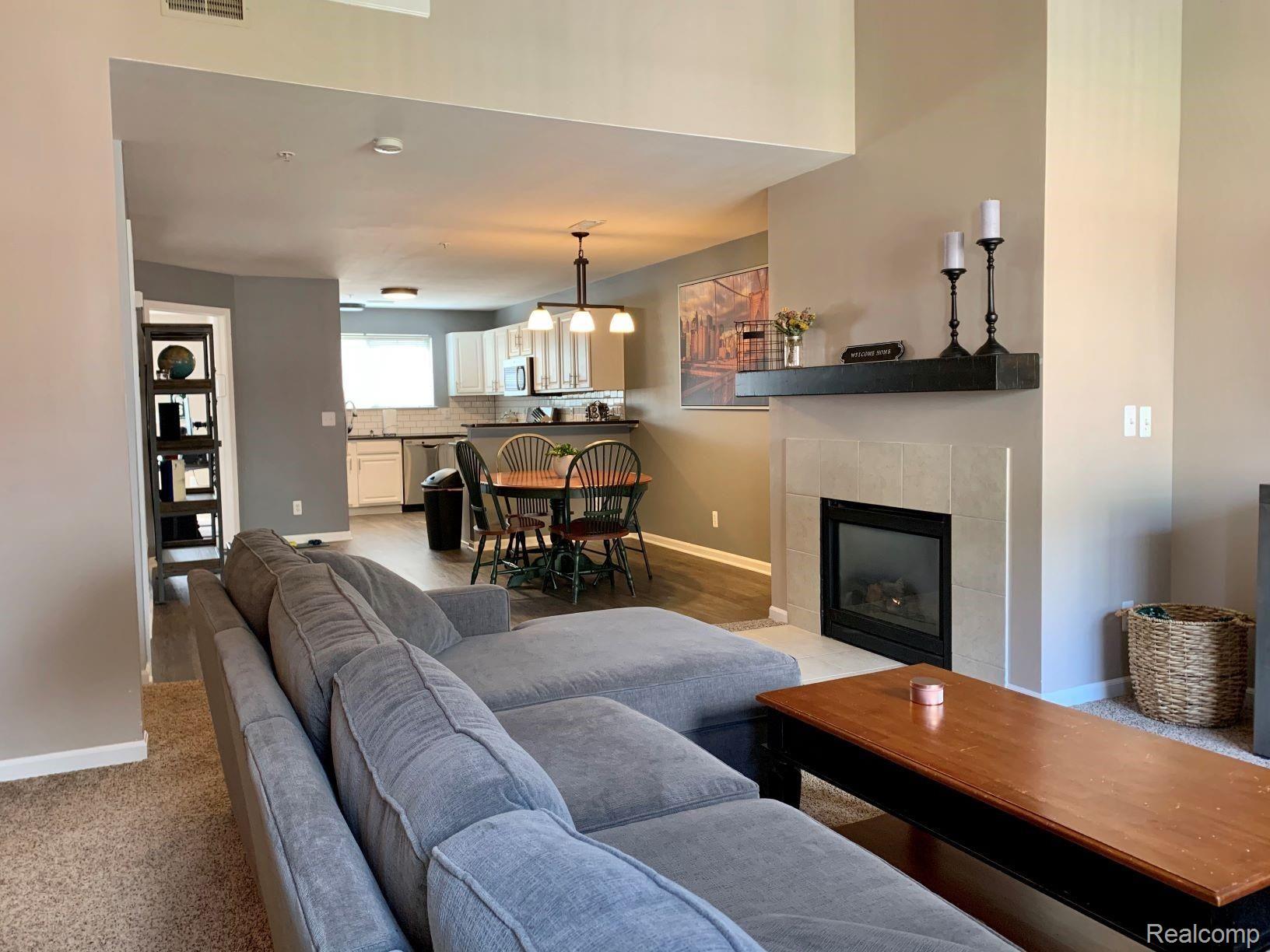 16996 Farmington Road Livonia, MI 48154 - Photo 5 of 30 5.JPG